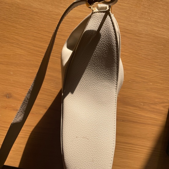 Crossbody - Picture 4 of 4